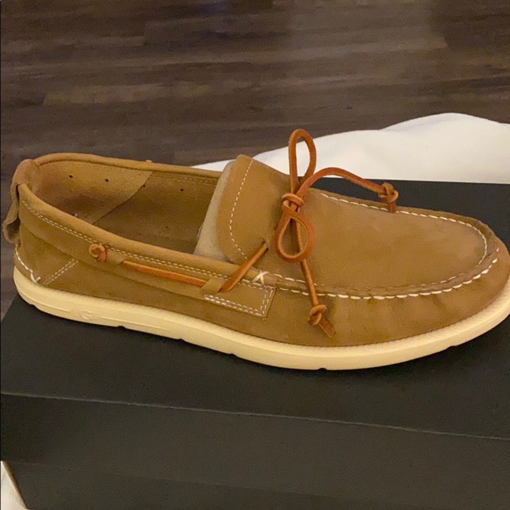 UGG BEACH MOC SLIP-ON.